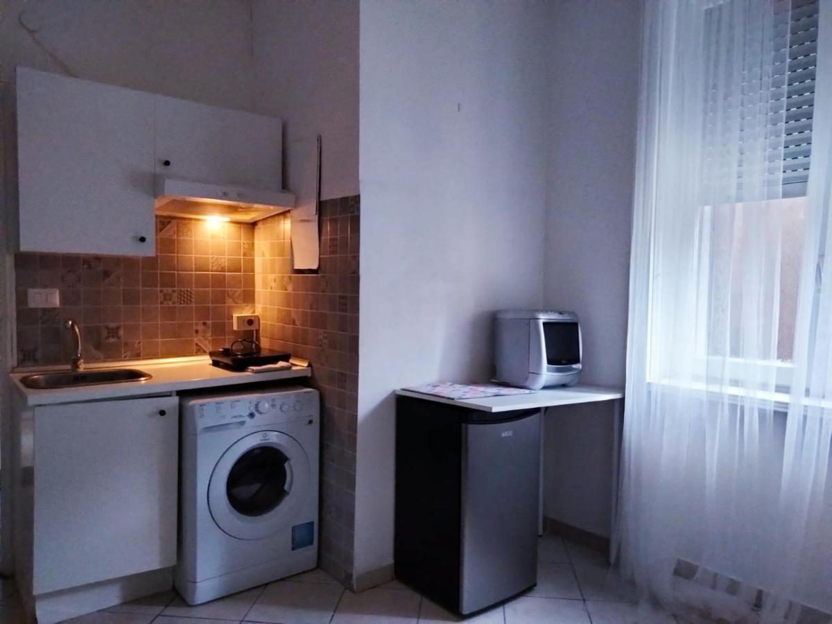 Apartamento Michelangelo 26 Monolocale Milán Exterior foto