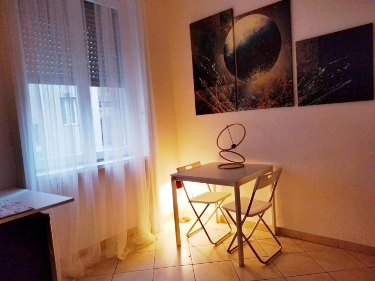 Apartamento Michelangelo 26 Monolocale Milán Exterior foto